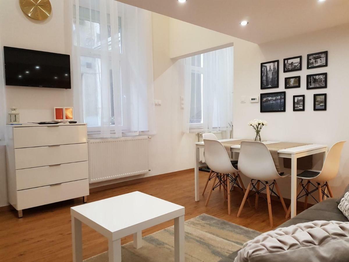 Renaissance Studio Apartment Budapeste Exterior foto