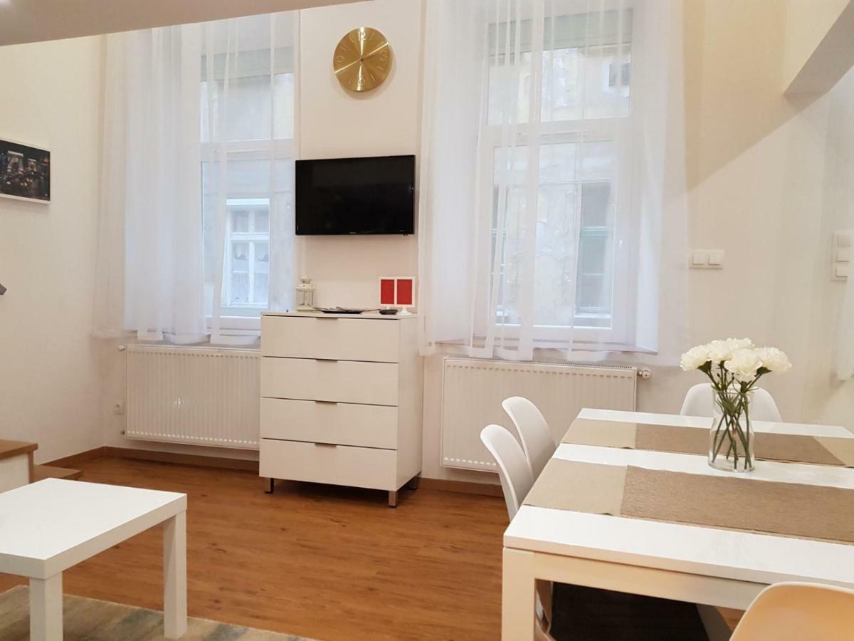 Renaissance Studio Apartment Budapeste Exterior foto